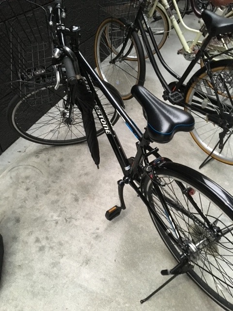 自転車に貴社のステッカー貼ります！